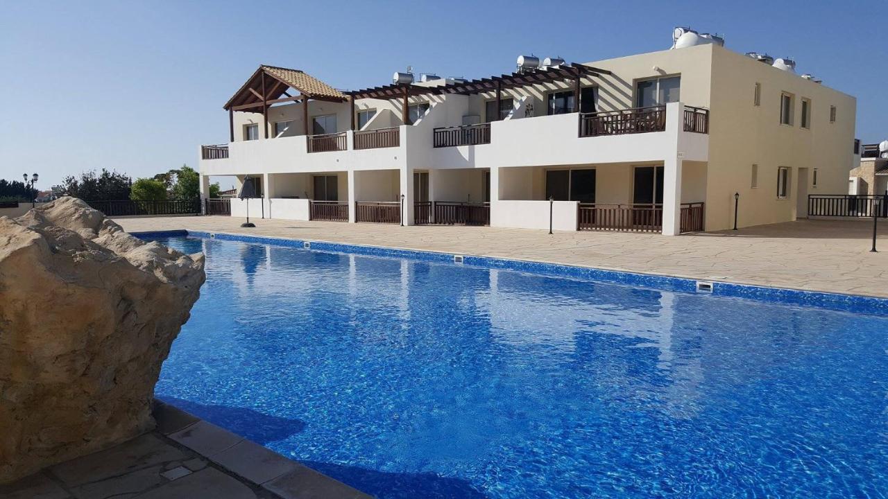 C5 Vanessa Poolside Apartment Pegeia Eksteriør billede